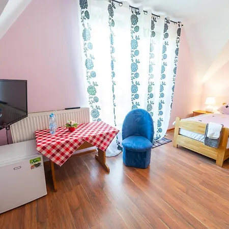 Miodowe Loze Homestay Woznice
